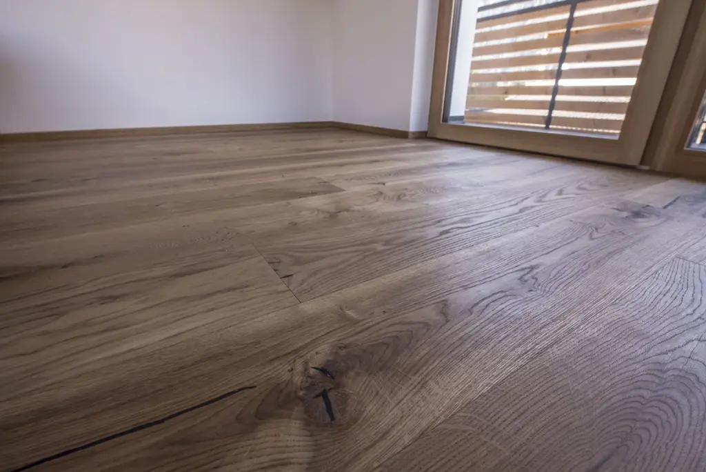 Holzboden im Wohnraum