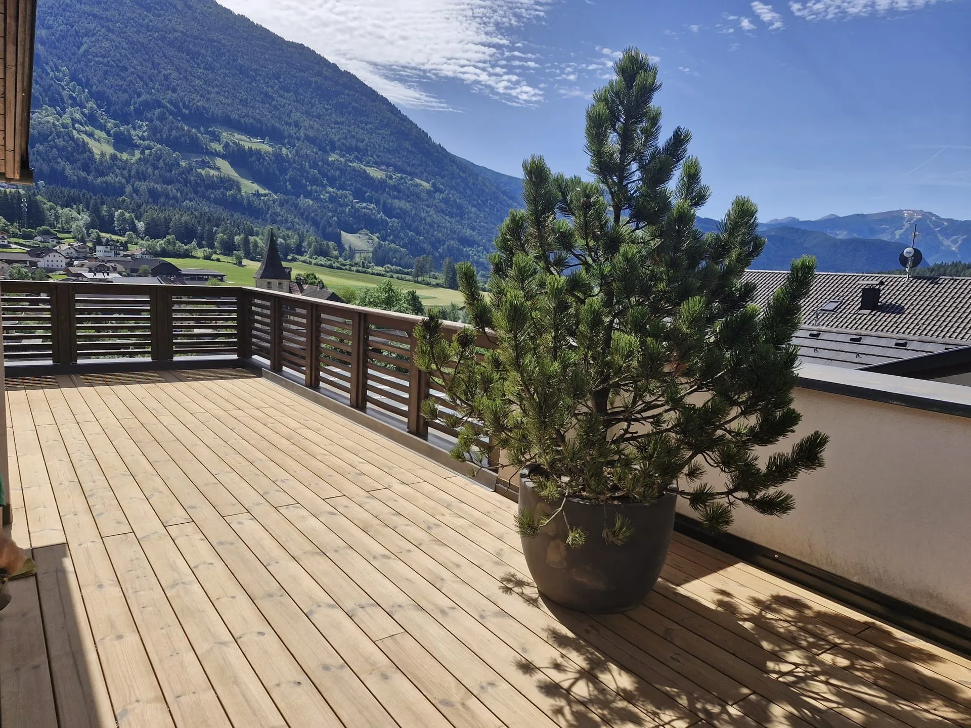 Dachterrasse in Lärche
