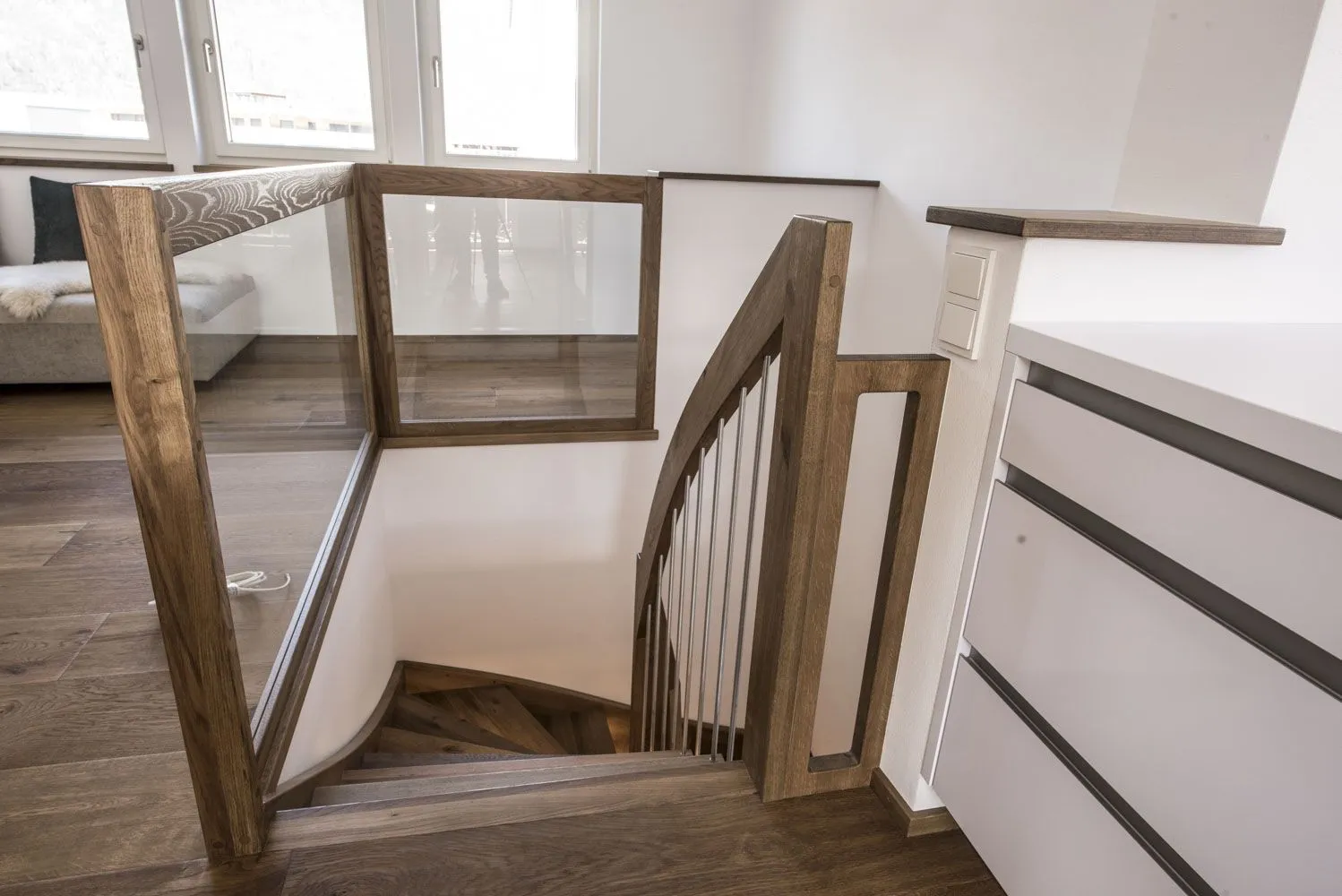 Treppe mit Glasgeländer