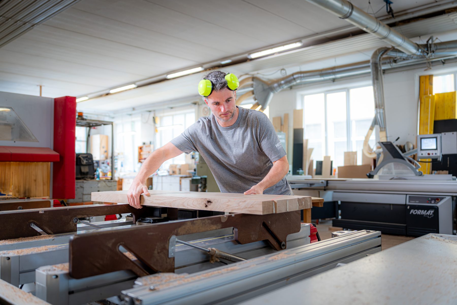 Zuschnitt in der Werkstatt